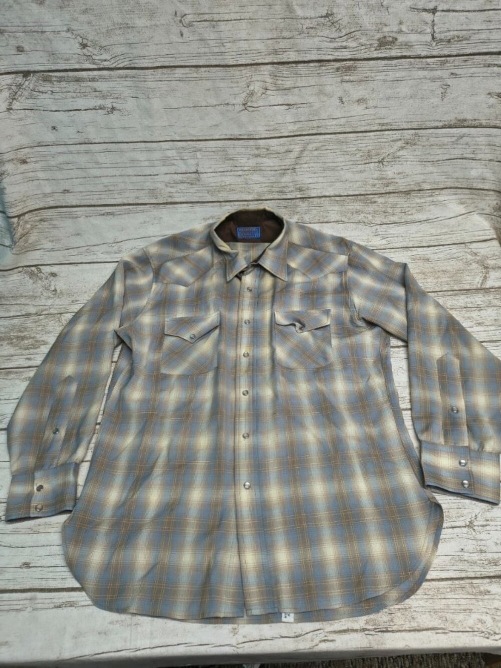 Vintage Pendleton Plaid 100% Virgin Wool PEarl Snap Made in USA Size Large